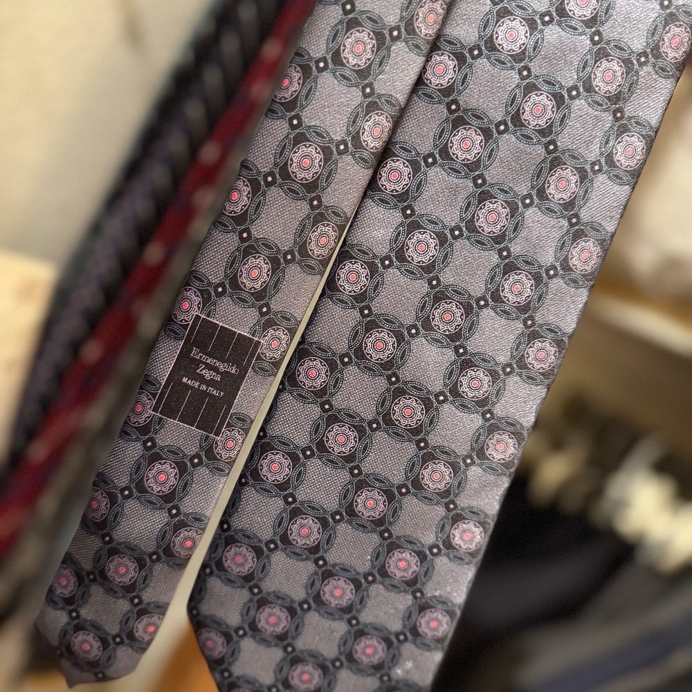 Ermenegildo Zegna Gray and Pink Patterned Tie
